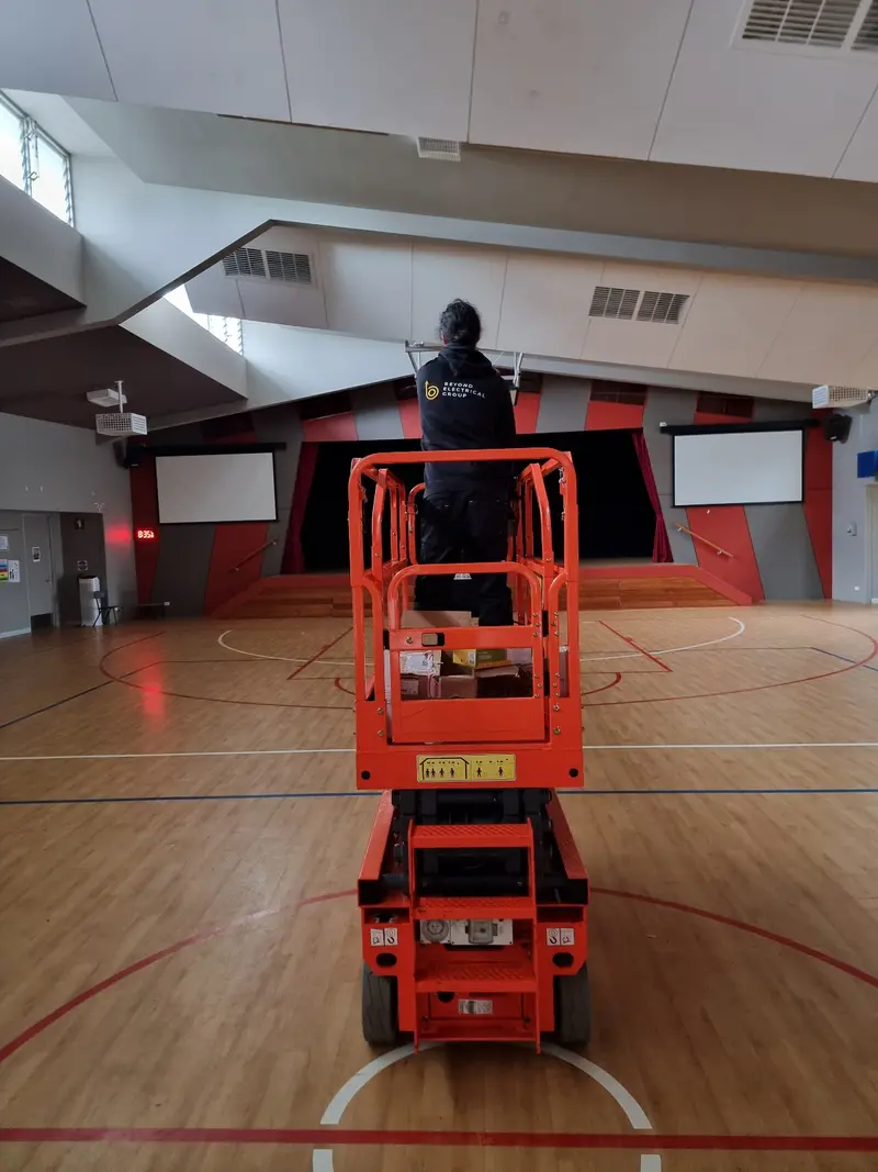 Scissor lift